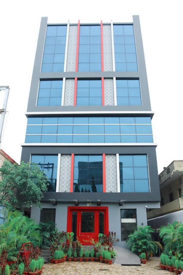 Sm Hives Hotel Bhubaneswar Buitenkant foto