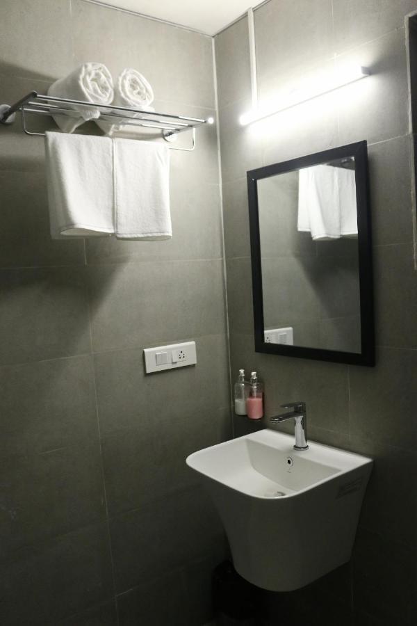 Sm Hives Hotel Bhubaneswar Buitenkant foto