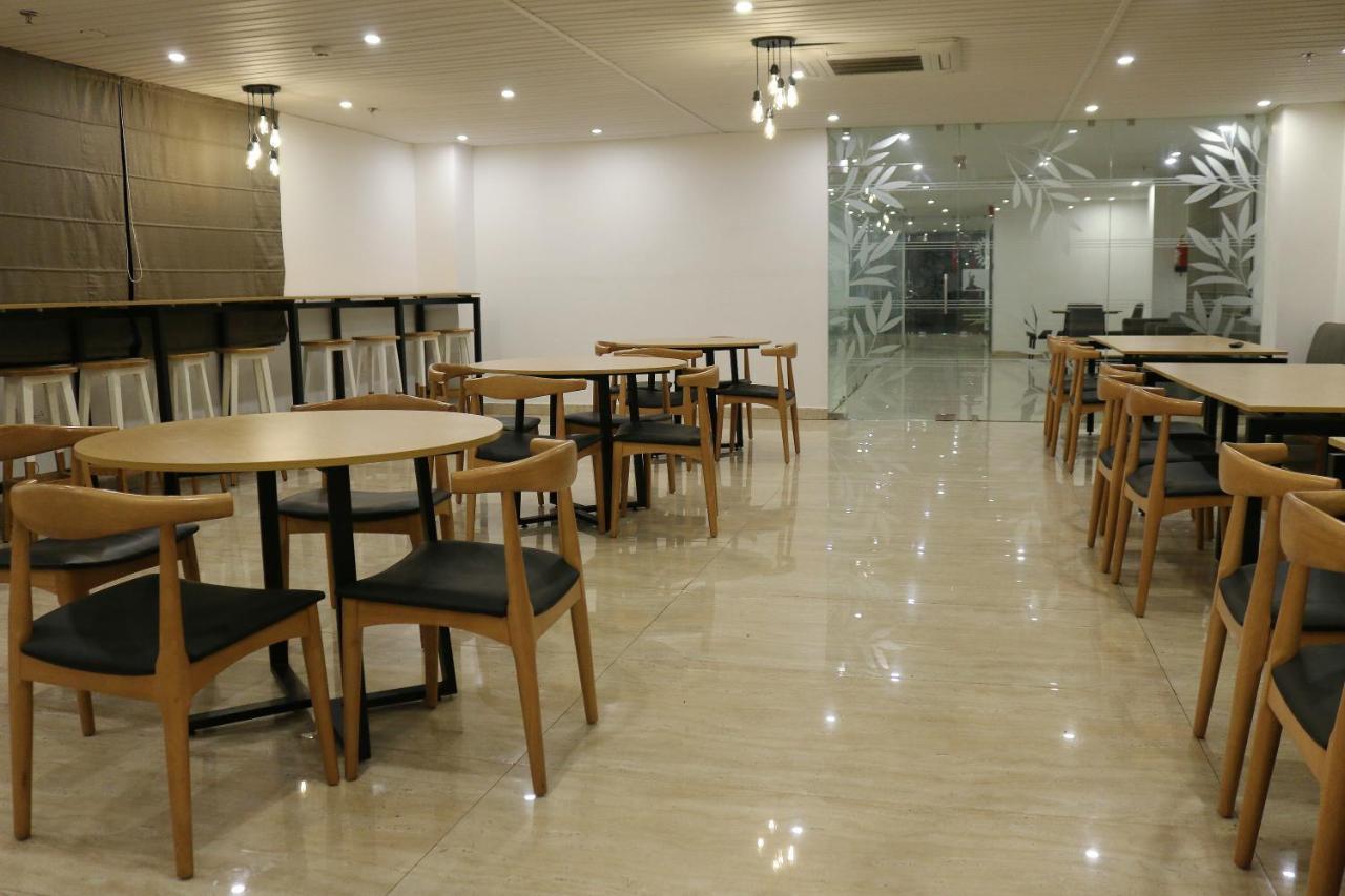 Sm Hives Hotel Bhubaneswar Buitenkant foto